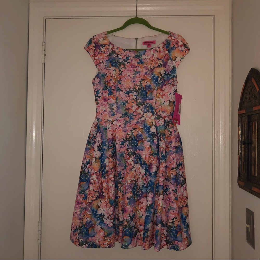 💕 Betsy Johnson multicolored dress size 4